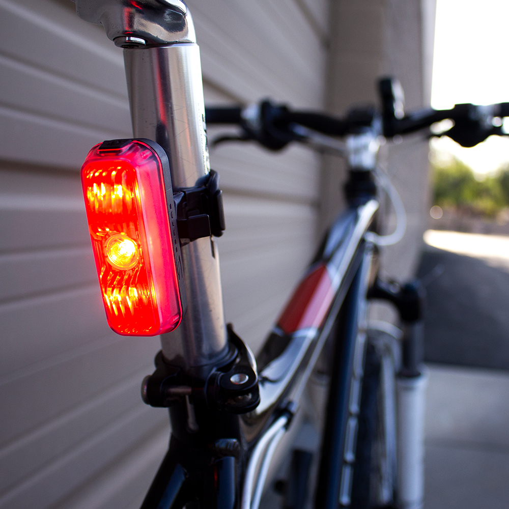 LUZ TRASERA SERFAS VULCAN 130 LUMENS