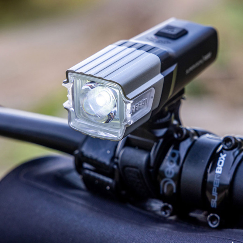 ​LUZ DELANTERA ZEFAL SUPERVISIÓN F1500
